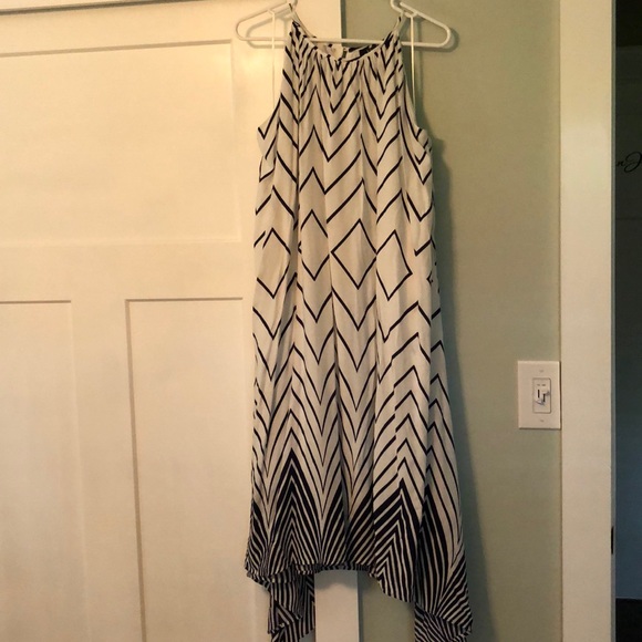 NWOT VICI Geo Printed Handkerchief Dress - Picture 6 of 6